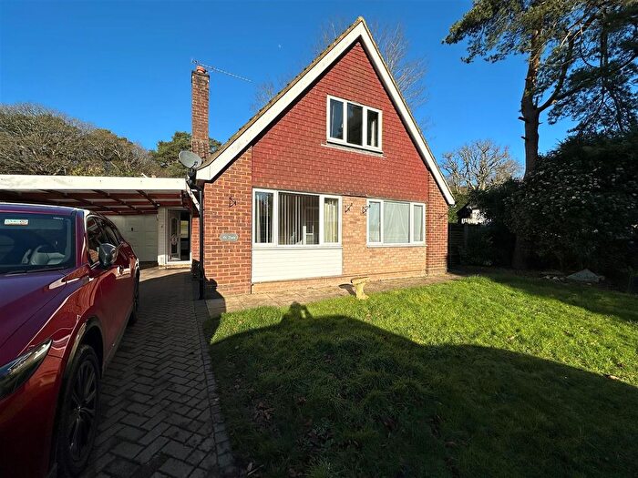 4 Bedroom Detached House To Rent In Ravenscroft Close, Ash, Aldershot, GU12