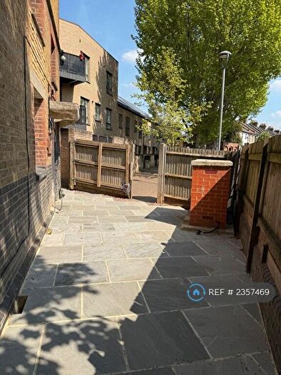 2 Bedroom Flat To Rent In Hollybush Street, London, E13