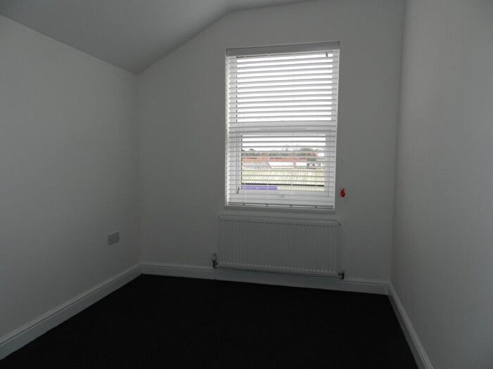 2 Bedroom Flat To Rent In Clarke Road, Northampton, Northamptonshire, NN1