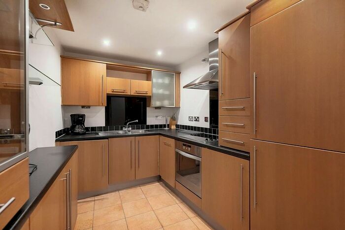 2 Bedroom Flat To Rent In Montaigne Close, Pimlico, London, SW1P