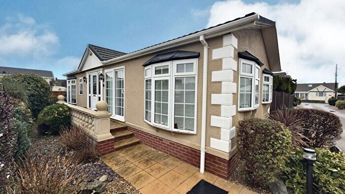 2 Bedroom Park Home For Sale In Beachlands Park, Sand Bay, Weston-super-Mare, BS22