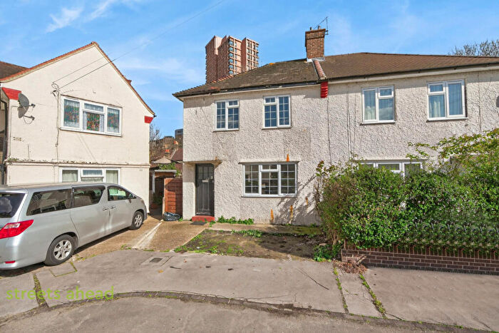 3 Bedroom Semi Detached House For Sale In Salem Place, Croydon, CR0