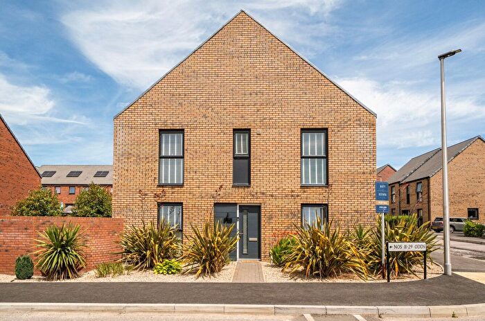 3 Bedroom Semi-Detached House For Sale In Quarry Heights, Exeter, EX4