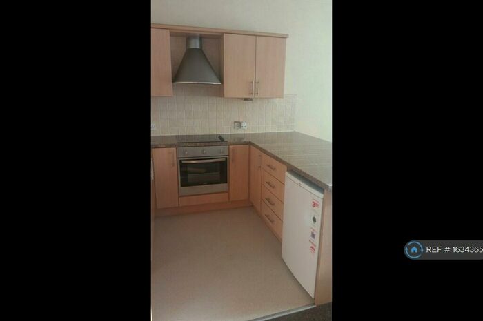 1 Bedroom Flat To Rent In Queen Street, Blackburn, BB6