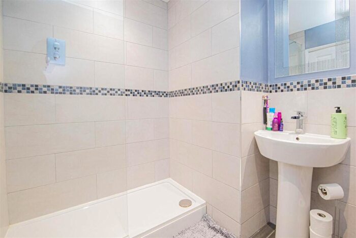 5 Bedroom Detached House For Sale In French Drive, Kettering, NN15