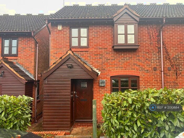 3 Bedroom Semi-Detached House To Rent In Coach Cottages, Barnt Green, Birmingham, B45