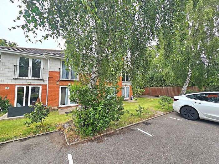 2 Bedroom Flat For Sale In Oakdale Road, Oakdale, Poole, BH15