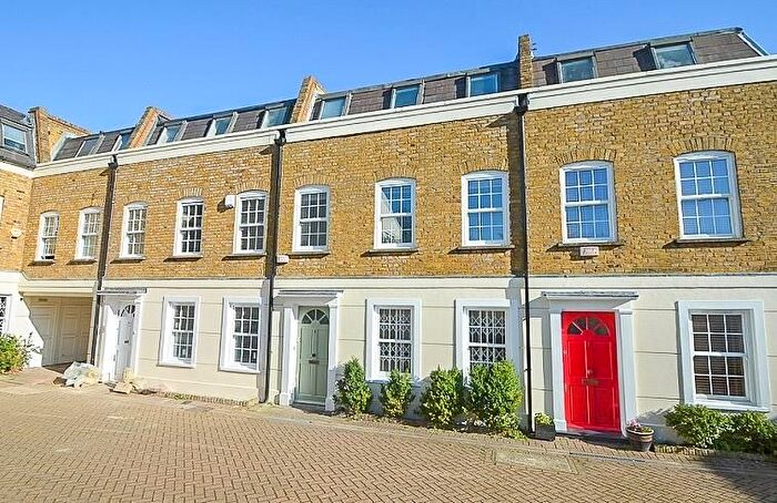 3 Bedroom Terraced House For Sale In Rothschild Road, London, W4