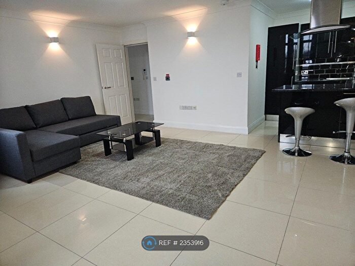 2 Bedroom Flat To Rent In Commercial Street, London, E1