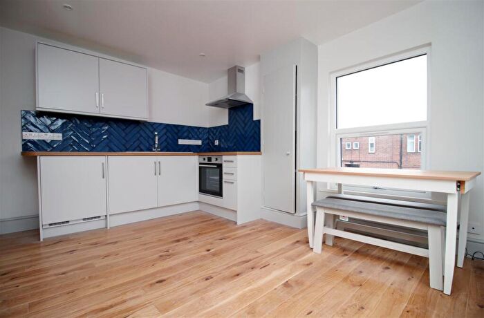 2 Bedroom Apartment To Rent In Cardiff, CF24