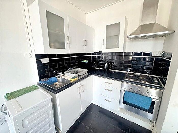 1 Bedroom Flat To Rent In High Road, Leyton, E10