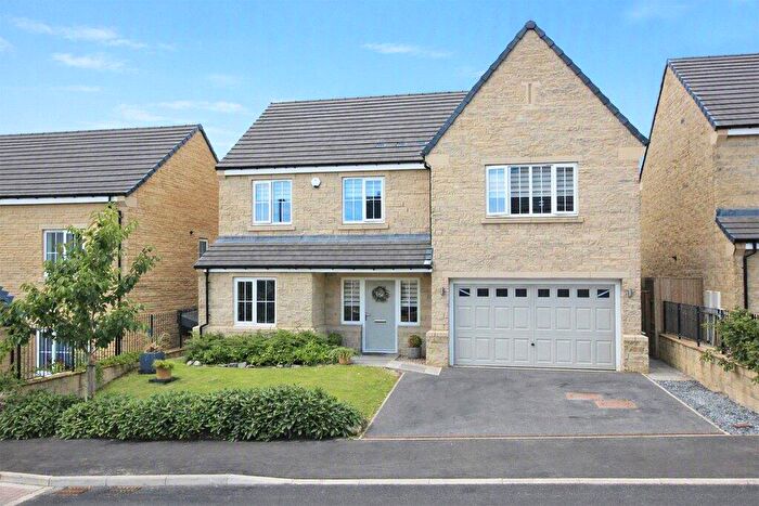 5 Bedroom Detached House For Sale In Whernside Road, Skipton, BD23