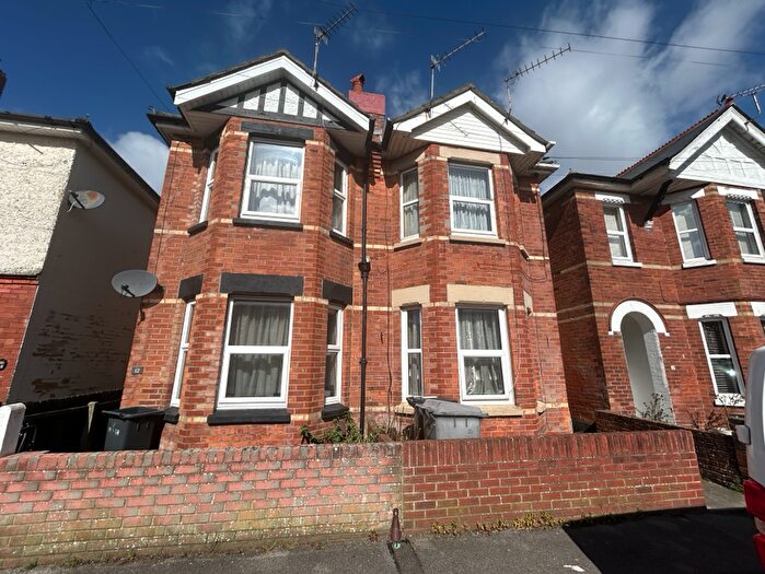 1 Bedroom Flat To Rent In Abinger Road, Boscombe, BH7