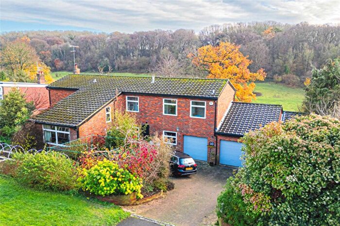 4 Bedroom Detached House For Sale In Highclere Drive, Longdean Park, Hemel Hempstead, Hertfordshire, HP3