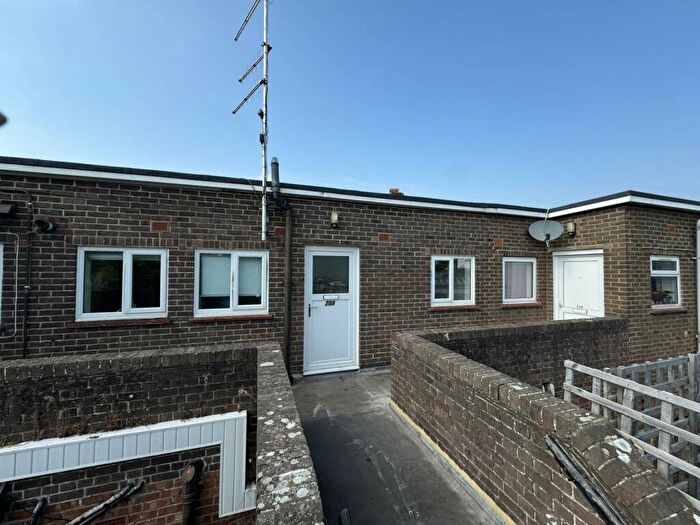 2 Bedroom Flat To Rent In Felpham Road, Felpham, PO22