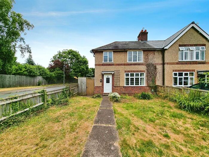 3 Bedroom Semi-Detached House To Rent In Northampton Road, Wellingborough, Northants, NN8