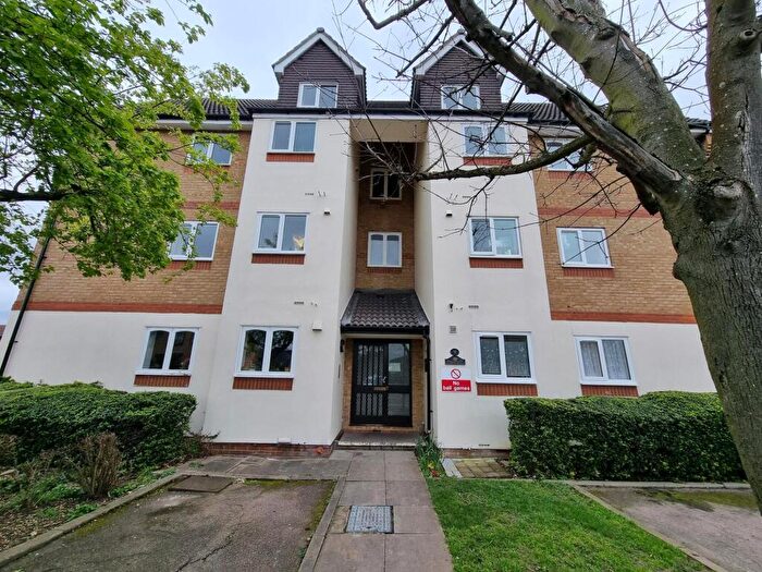 1 Bedroom Flat For Sale In Longfield Drive, Wells Court, CR4
