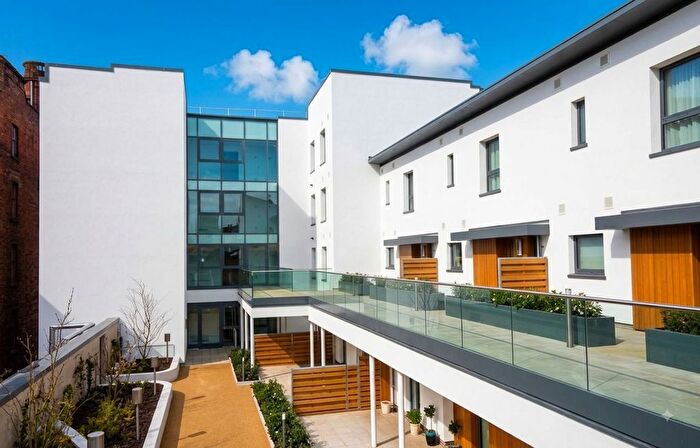 2 Bedroom Flat To Rent In Bath Street, Glasgow, G2