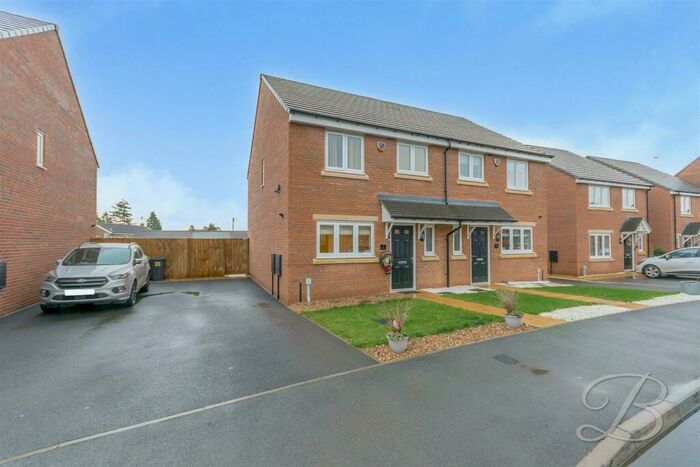 3 Bedroom Semi-Detached House For Sale In Hodding Road, Hodthorpe, S80