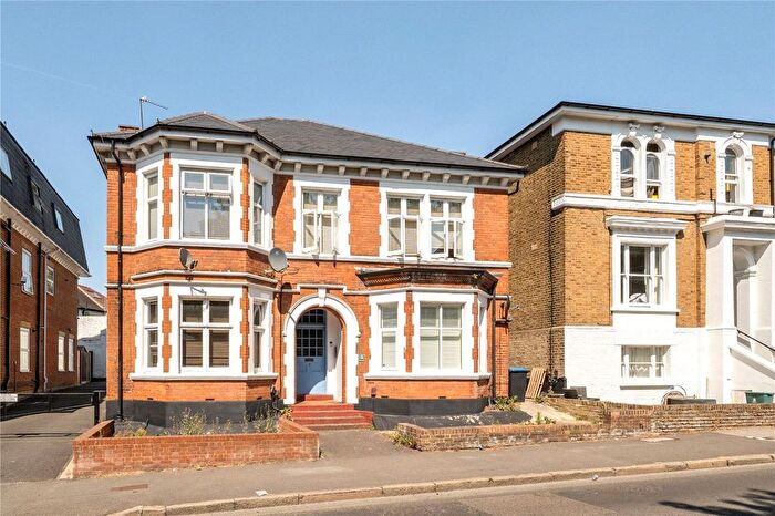 1 Bedroom Flat To Rent In Surbiton Hill Road, Surbiton, KT6