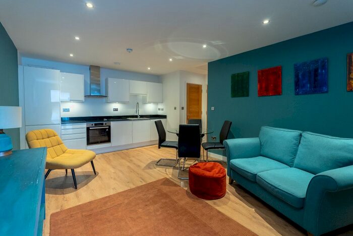 1 Bedroom Flat To Rent In Deepdene Avenue, Dorking, RH5