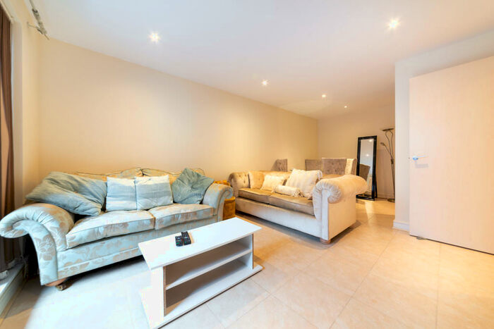 3 Bedroom Apartment To Rent In Westgate Apartments, Western Gateway, Royal Victoria, London, E16
