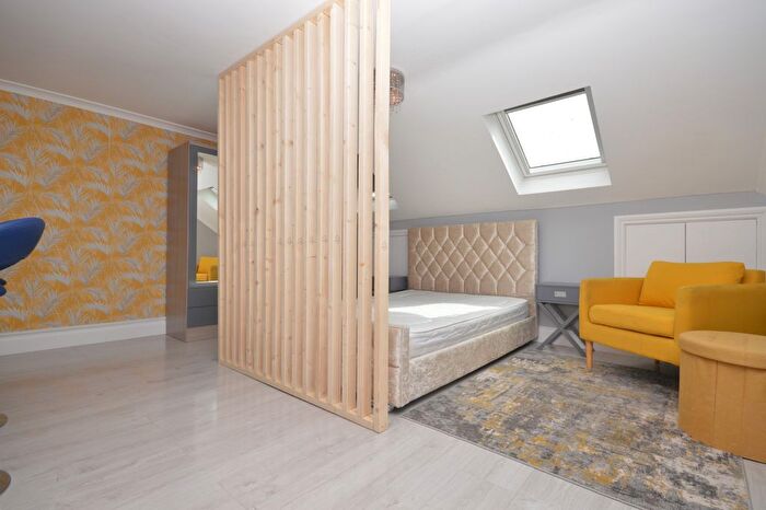 1 Bedroom Studio To Rent In Wincanton Gardens, Ilford, IG6
