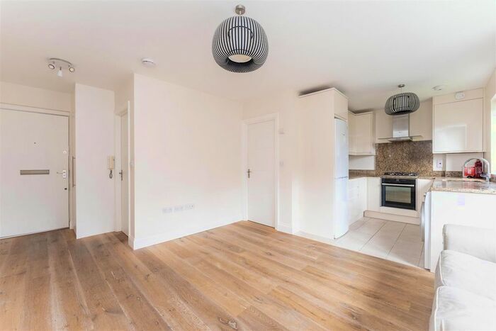 1 Bedroom Flat To Rent In Creffield Road, Acton, W3