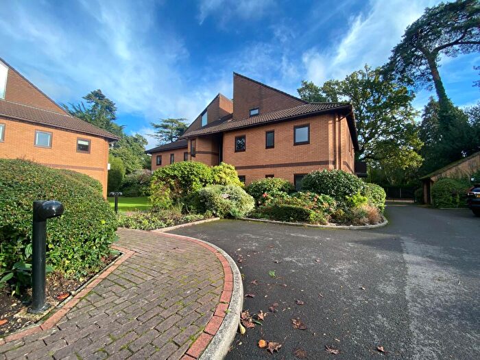 2 Bedroom Flat To Rent In Roslin Road South, Bournemouth, BH3