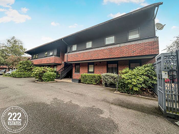 2 Bedroom Flat For Sale In Hamnett Court, Birchwood, Warrington, WA3