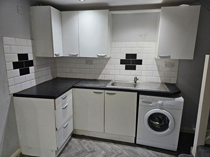 2 Bedroom Flat To Rent In Exeter Gardens, Cranbrook, Ilford, IG1