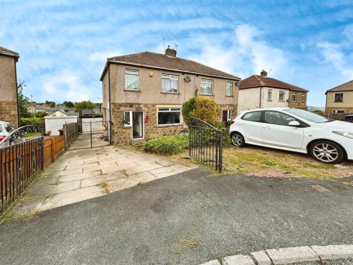 3 Bedroom Semi-detached House For Sale In Fagley Drive, Bradford, BD2