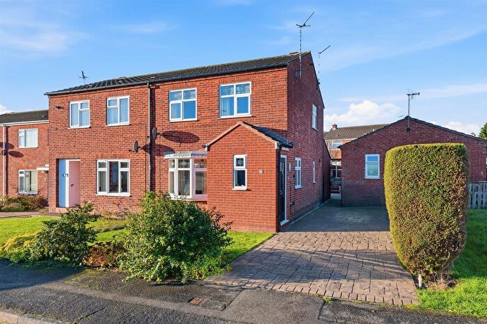 3 Bedroom Semi Detached House For Sale In Shirley Close, Holmehall, Chesterfield, S40