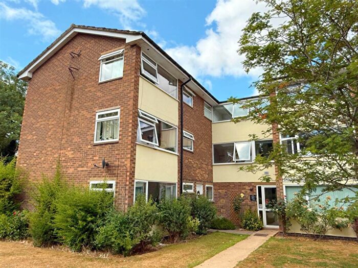 2 Bedroom Apartment For Sale In Cherry Orchard, Stratford-Upon-Avon, CV37