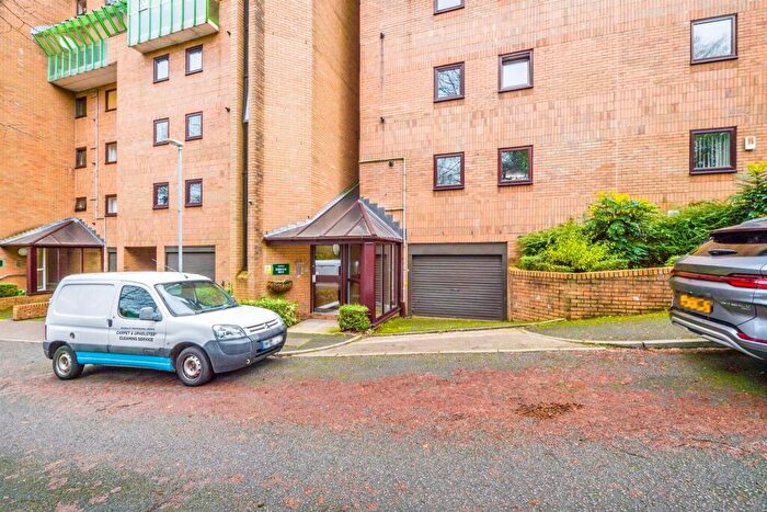3 Bedroom Apartment For Sale In The Crescent, Llandaff, Cardiff, CF5