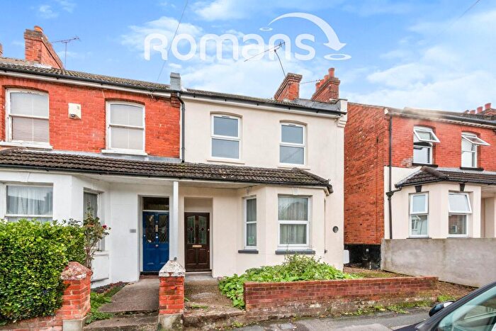 2 Bedroom Flat To Rent In St. Georges Road, Aldershot, Hampshire, GU12