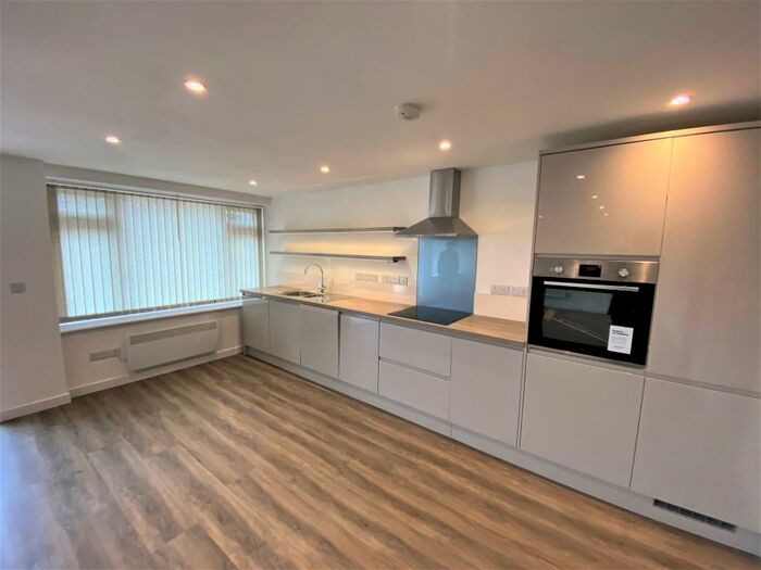 3 Bedroom Barn Conversion To Rent In Hoopers Pool, Southwick