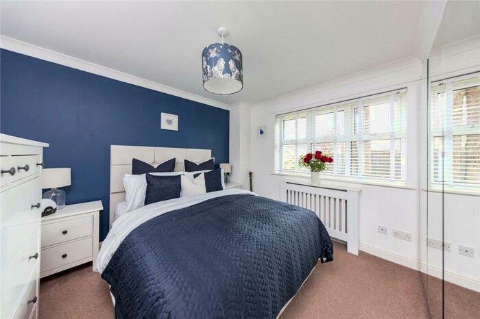 2 Bedroom Apartment To Rent In Gilbert Road, Romford, RM1
