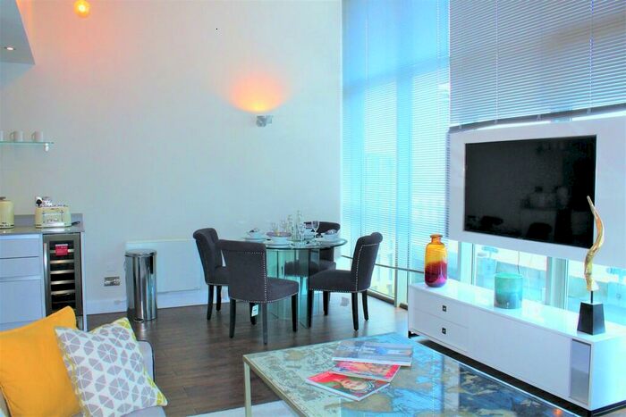 1 Bedroom Apartment To Rent In Lawrence House, City Road, Clerkenwell, London, EC1V