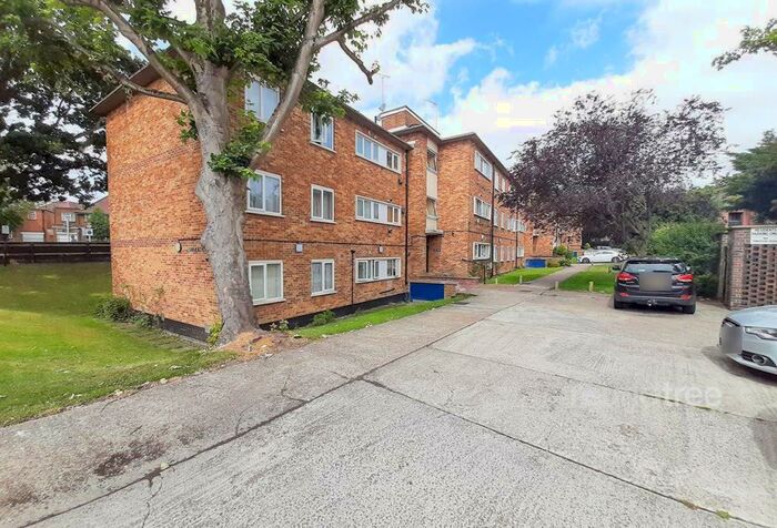 3 Bedroom Apartment To Rent In Ashley Court, Great North Way, Hendon, NW4