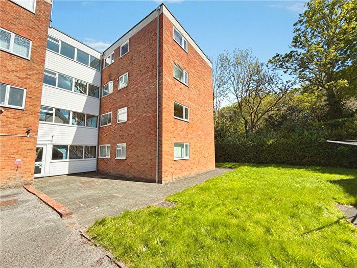 2 Bedroom Flat For Sale In Middlebridge Street, Romsey, Hampshire, SO51