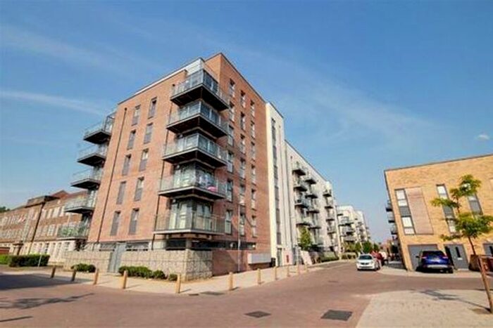1 Bedroom Flat To Rent In Campus Avenue, Dagenham, RM8
