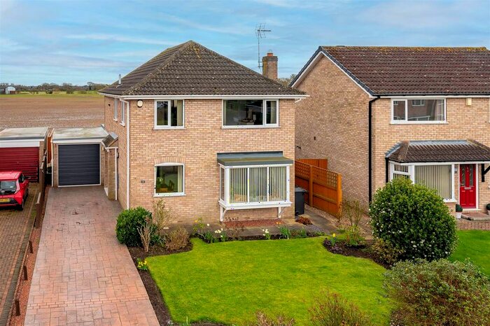 4 Bedroom Detached House For Sale In Burtree Avenue, Skelton, York, YO30