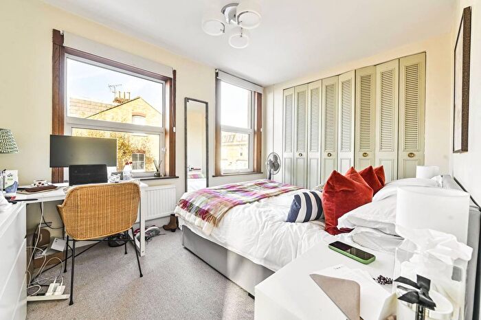 3 Bedroom Maisonette To Rent In Munster Road, Munster Village, London, SW6