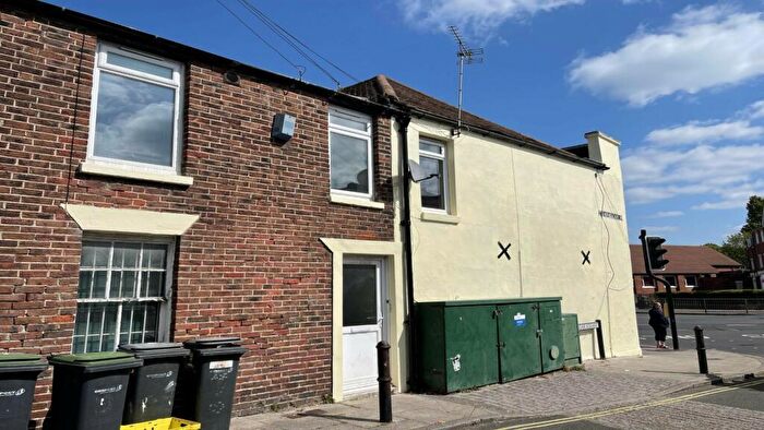 1 Bedroom Flat To Rent In Forton Road, Gosport, Hants, PO12