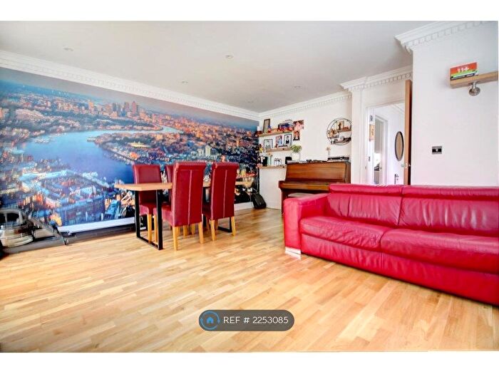 4 Bedroom Semi-Detached House To Rent In The West Hundreds, Fleet, GU51