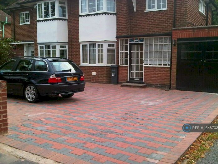 3 Bedroom Semi-Detached House To Rent In Highwood Avenue, Solihull, B92