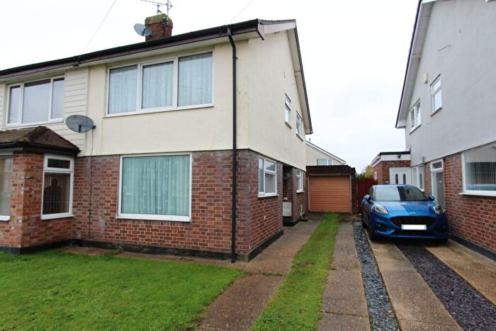 2 Bedroom Semi Detached House For Sale In Common Lane, Thundersley, SS7