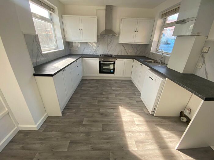 3 Bedroom End Of Terrace House To Rent In Perry Mead, Enfield, EN2