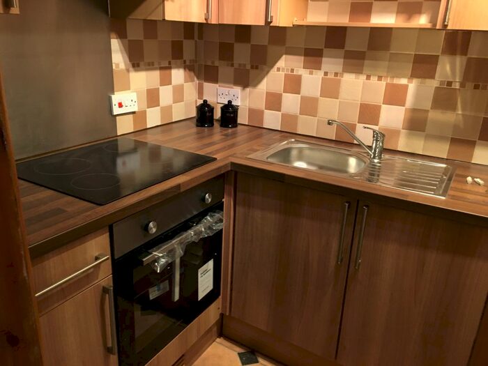 1 Bedroom Flat To Rent In Savile Park Road, Halifax, HX1